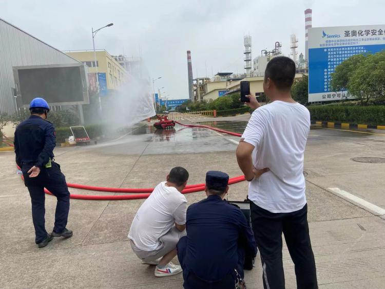 化工企業(yè)消防機(jī)器人應(yīng)用